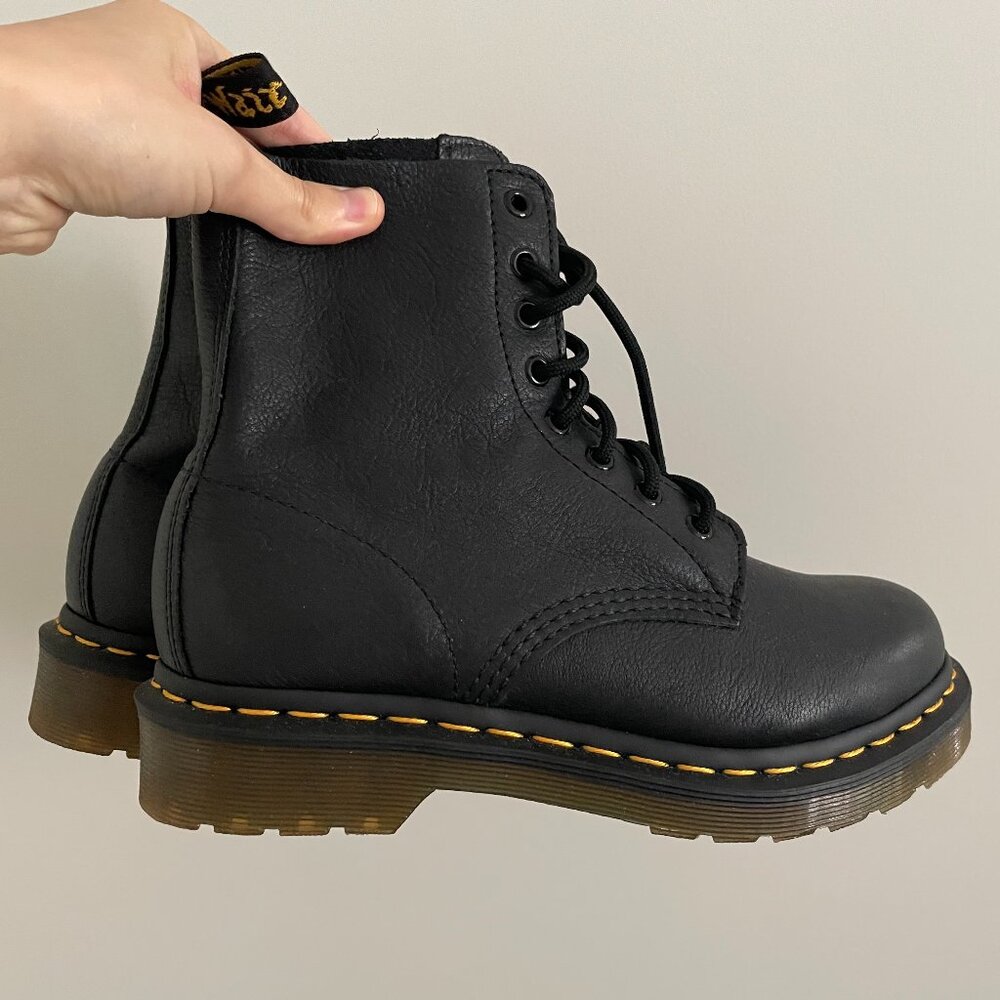 Dr. Martens Pascal Boots in Black Size 7 EUC